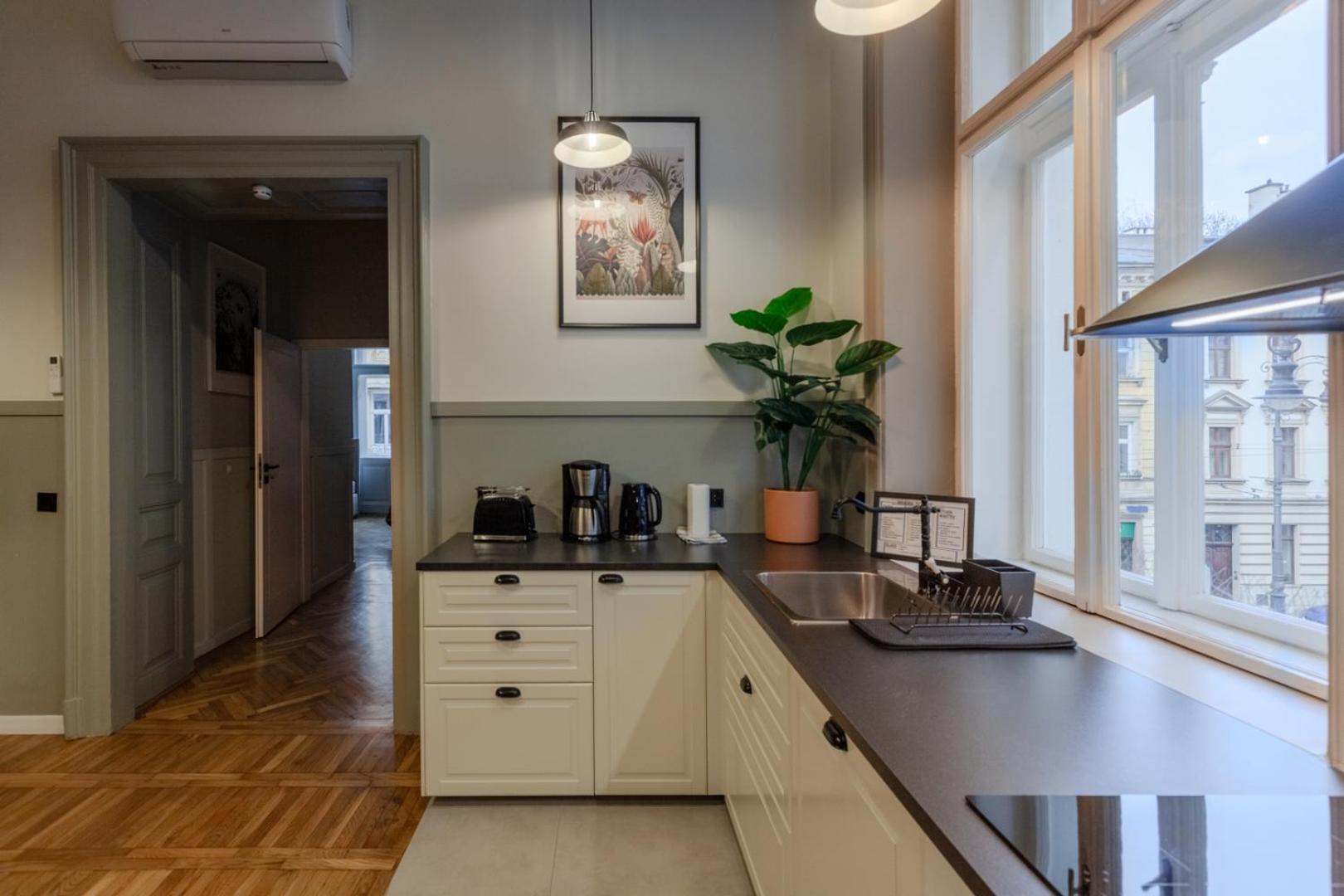Modern Apartments Pilsudskiego Street Краків Екстер'єр фото